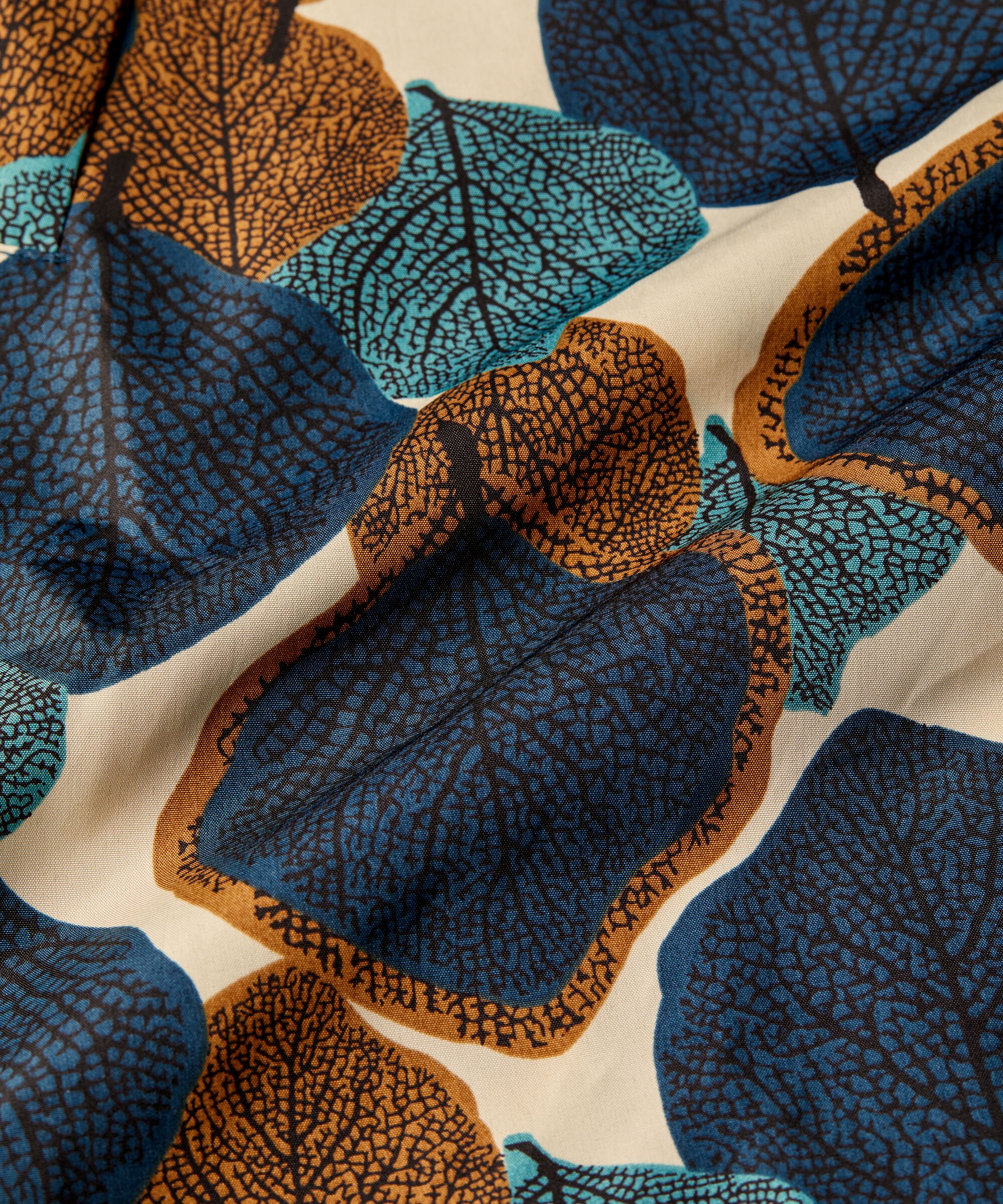 Trina Regnkappa, Moonlit Ocean