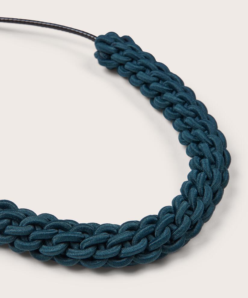 Ravna Halsband, Reflect Pond