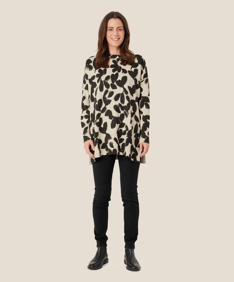 Fernande Tunika, Fog