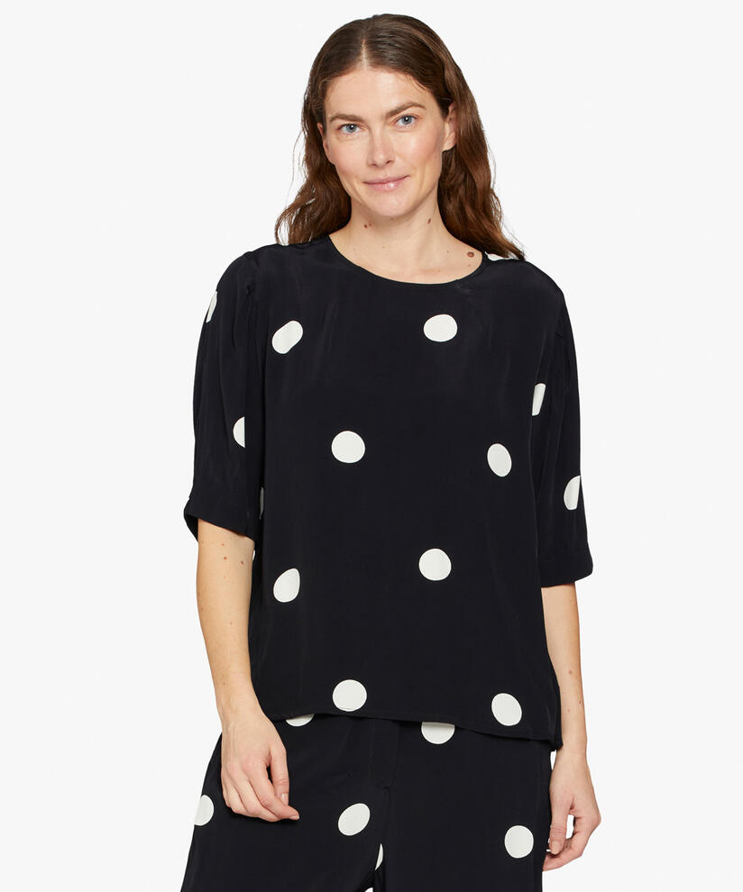 DEVIN TOPP, Black