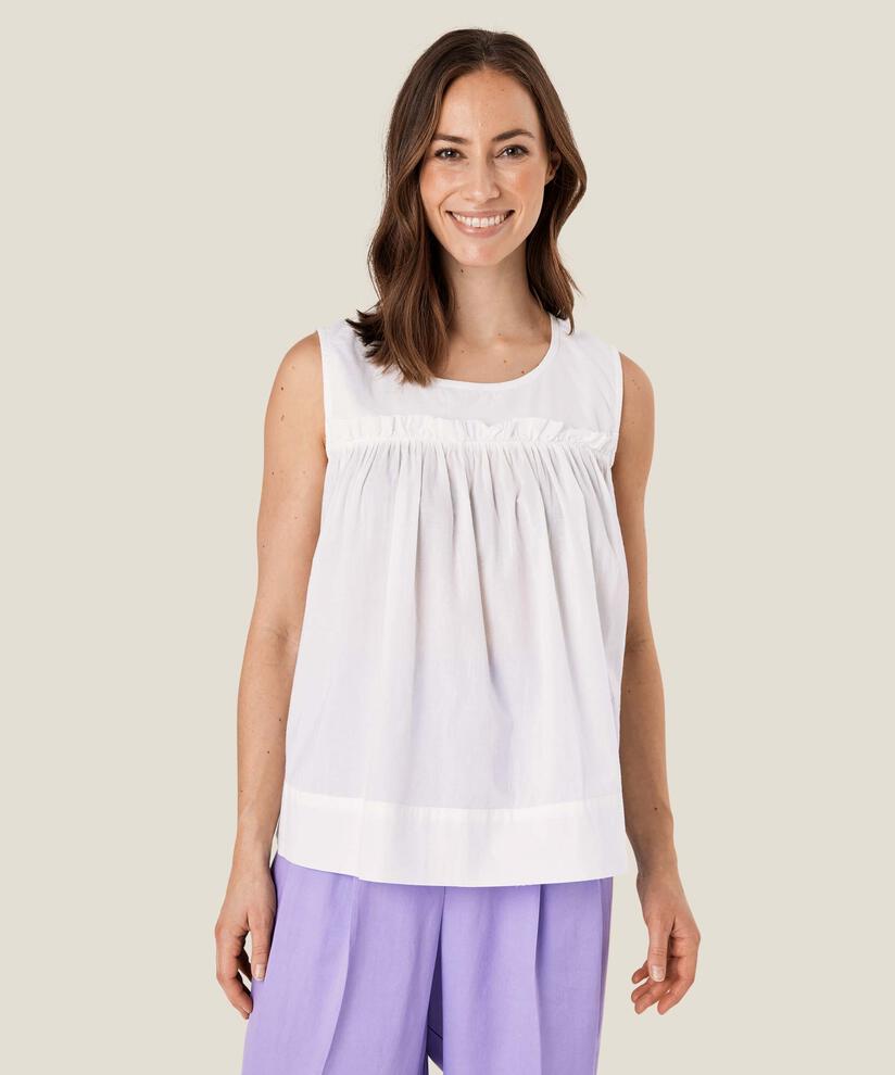 Dina Topp, White
