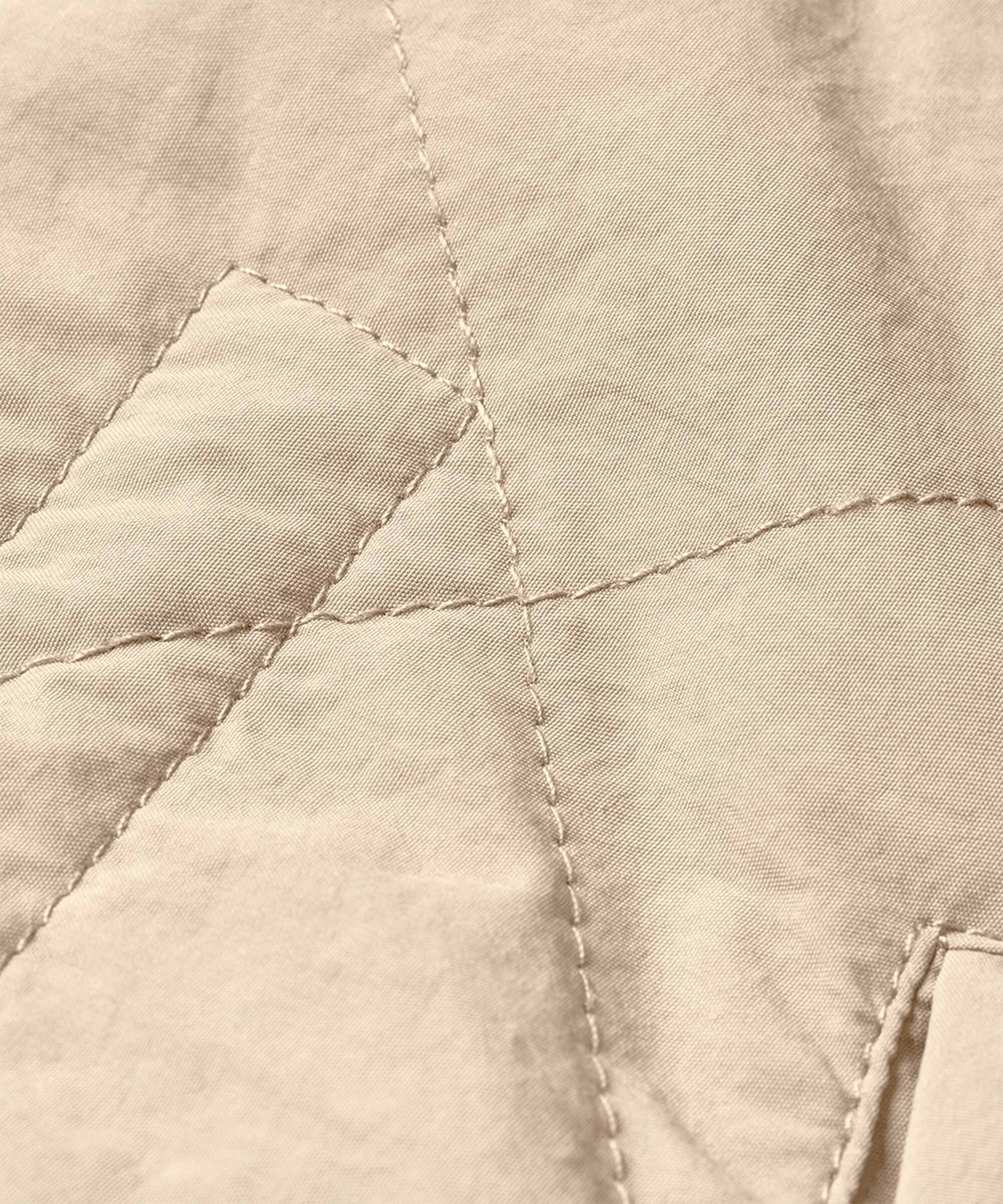 Topasi Kappa, Oyster White