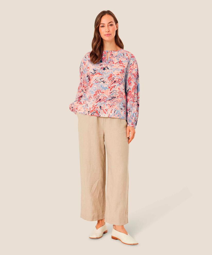 Danette Blus, Orange com