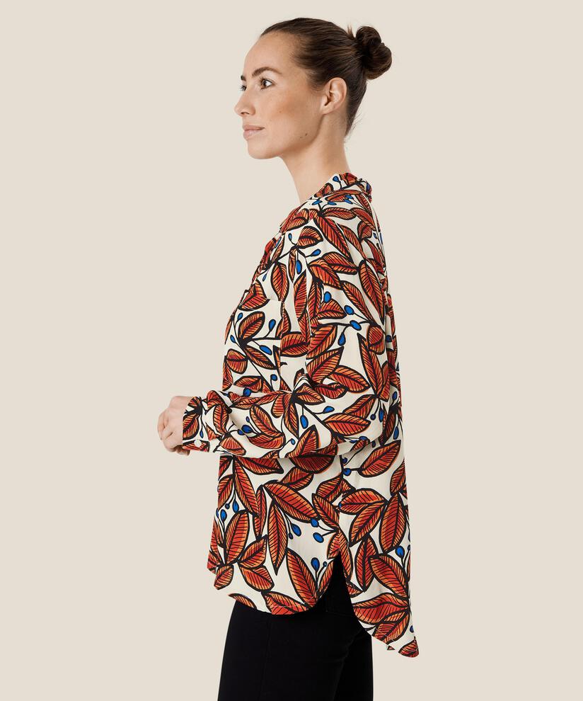 Isela Skjorta, Whitecap