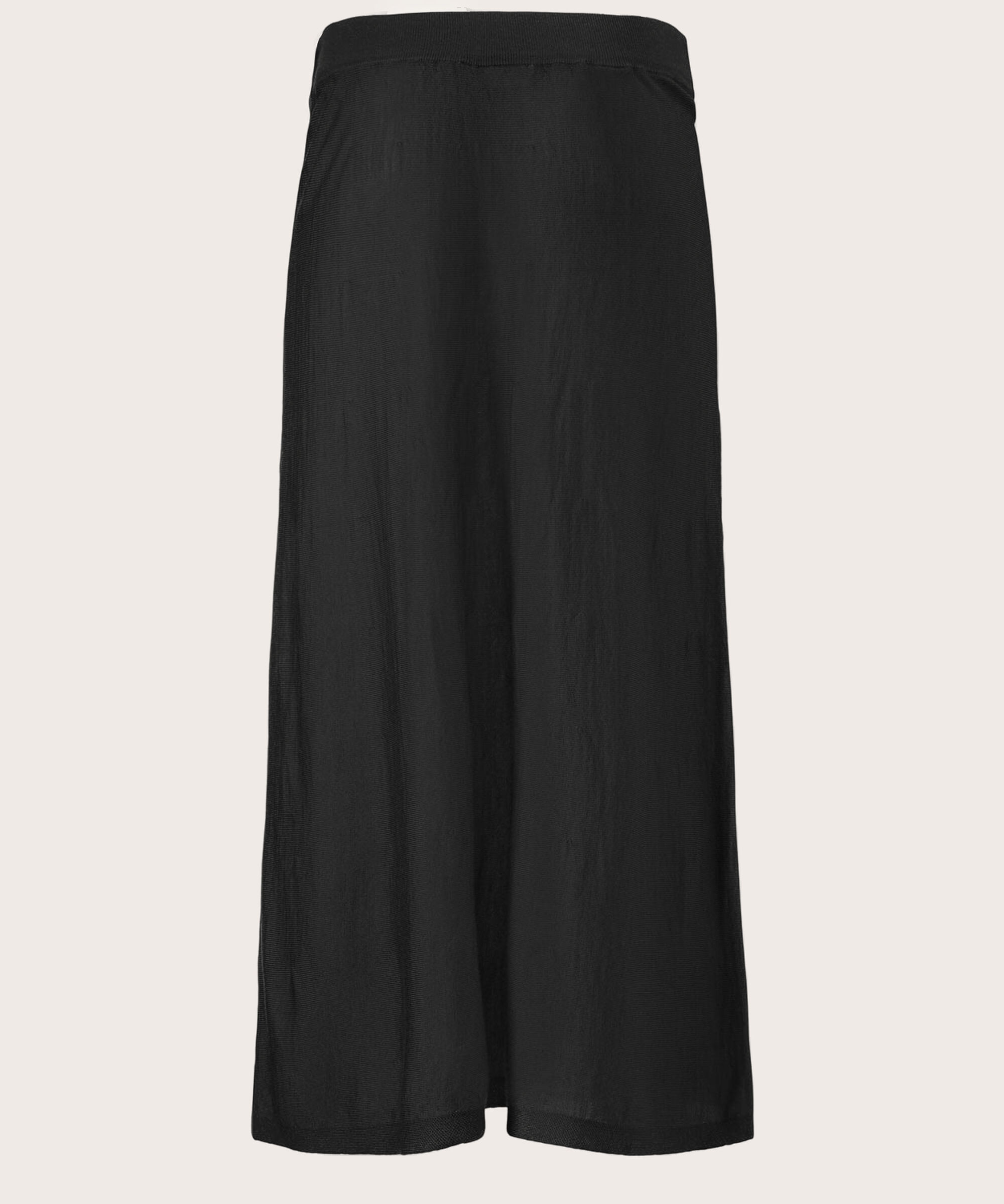 Stina Kjol, Black