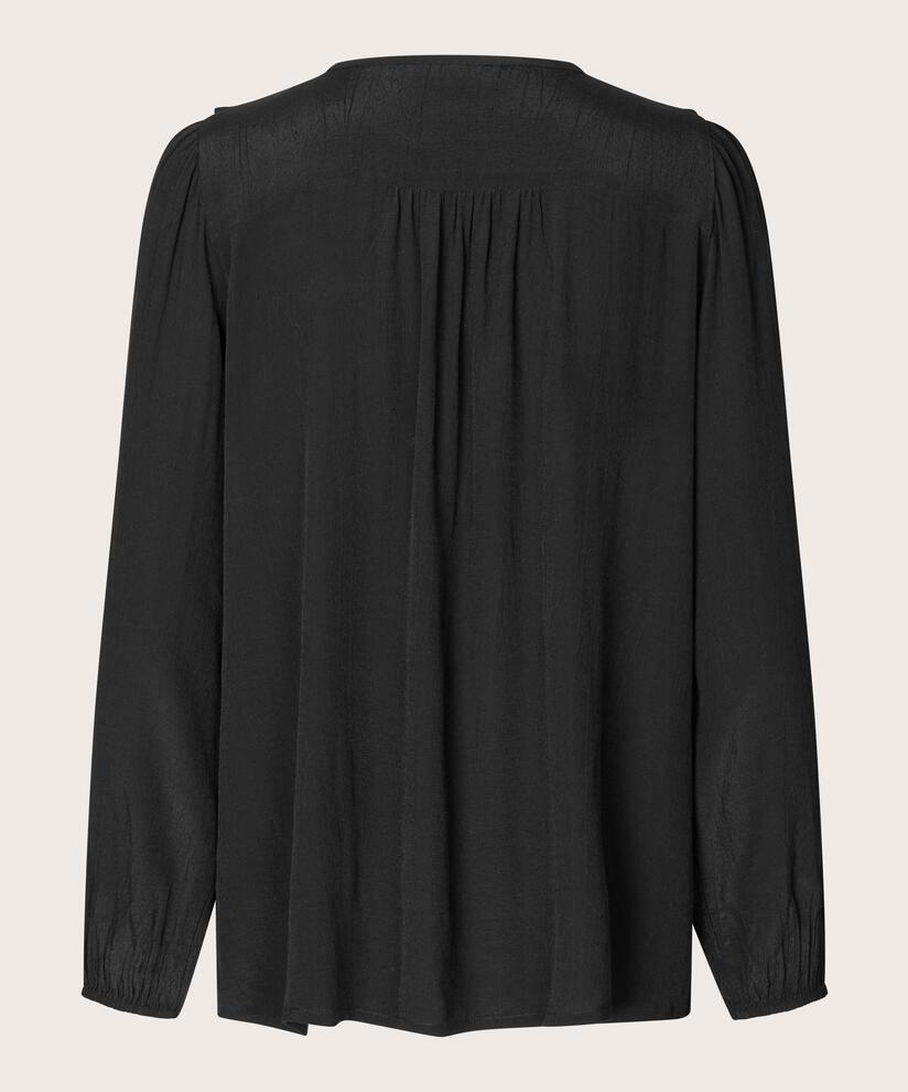Beauna Blus, Black