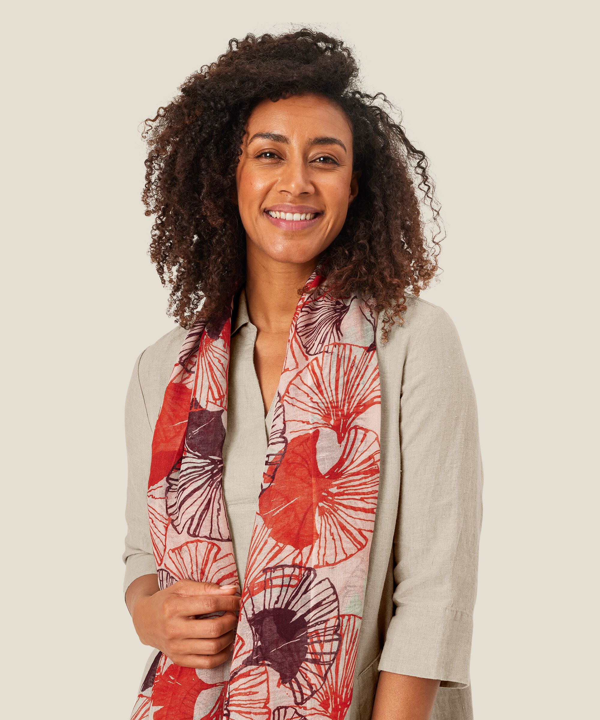 Adelelia Scarf, Poinciana