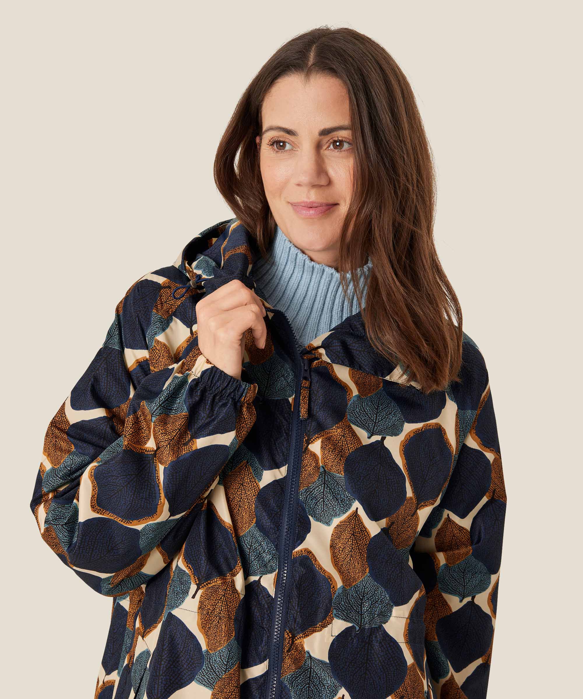 Trina Regnkappa, Moonlit Ocean