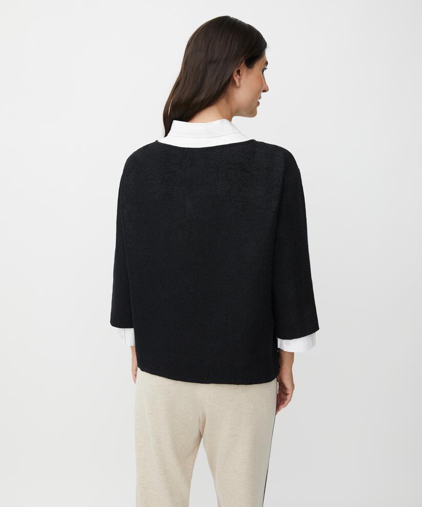 Darmi Blus, Black