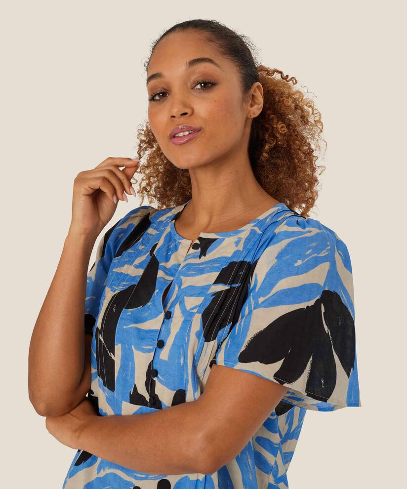 Delphia Blus, Marina