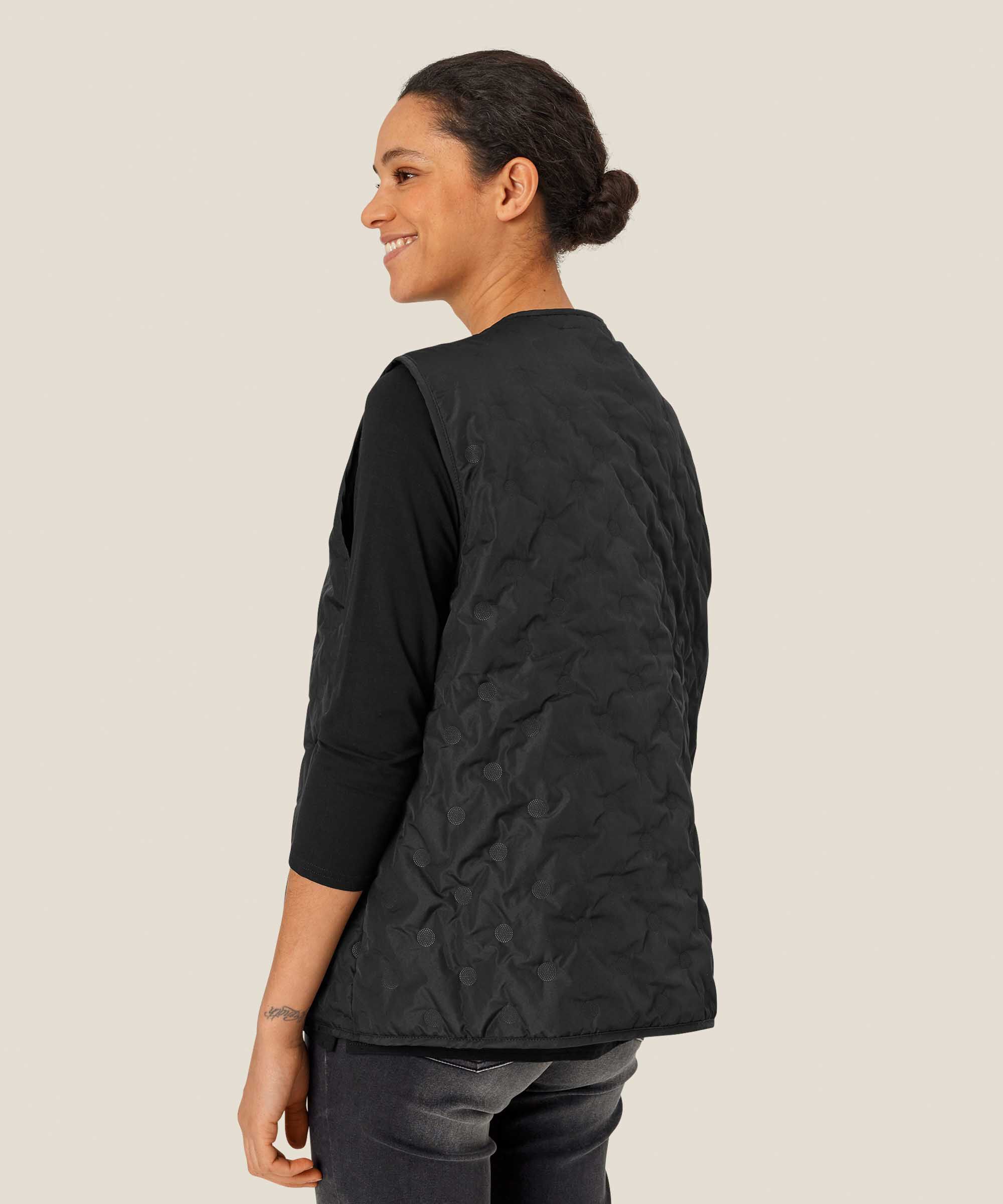 Tutta Väst, Black