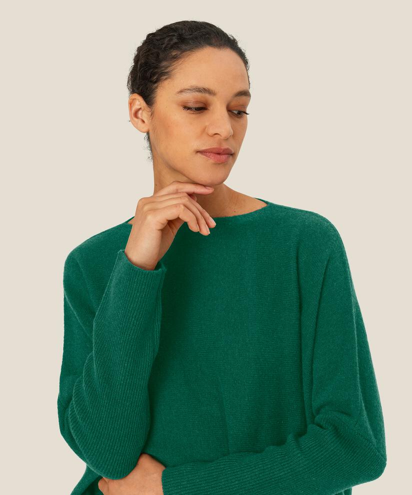 Fayela Topp, D. Grass Green