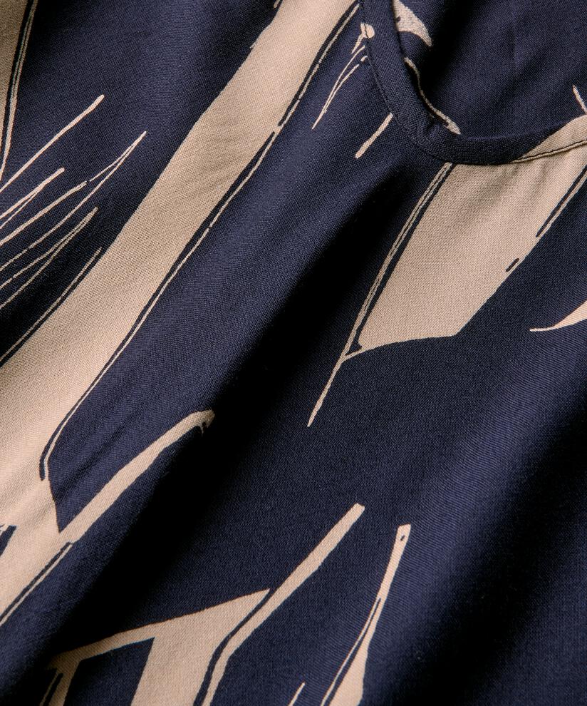 Kala Blus, Navy Blazer