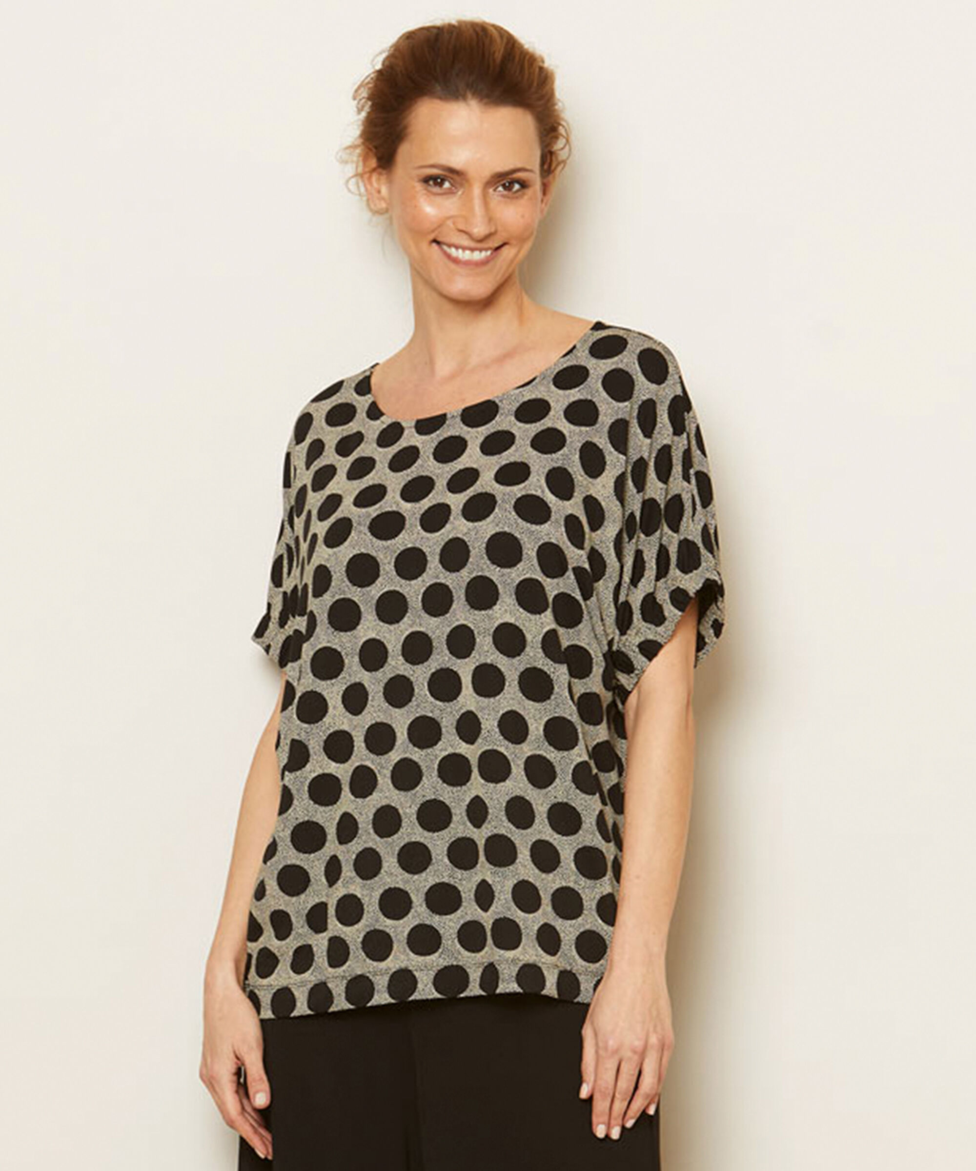 DELIA TOPP, Black