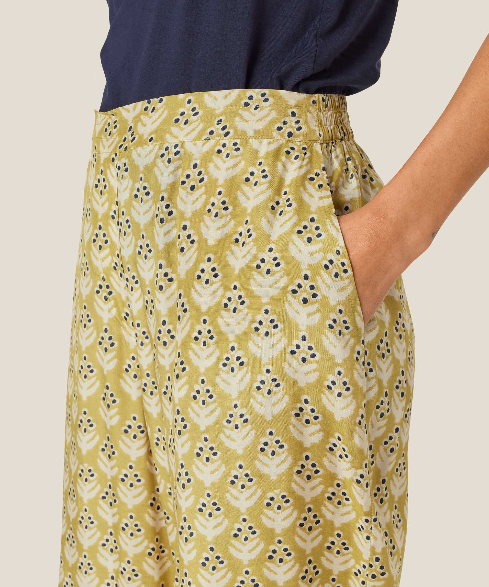 Peronella Byxor, Burnish Gold