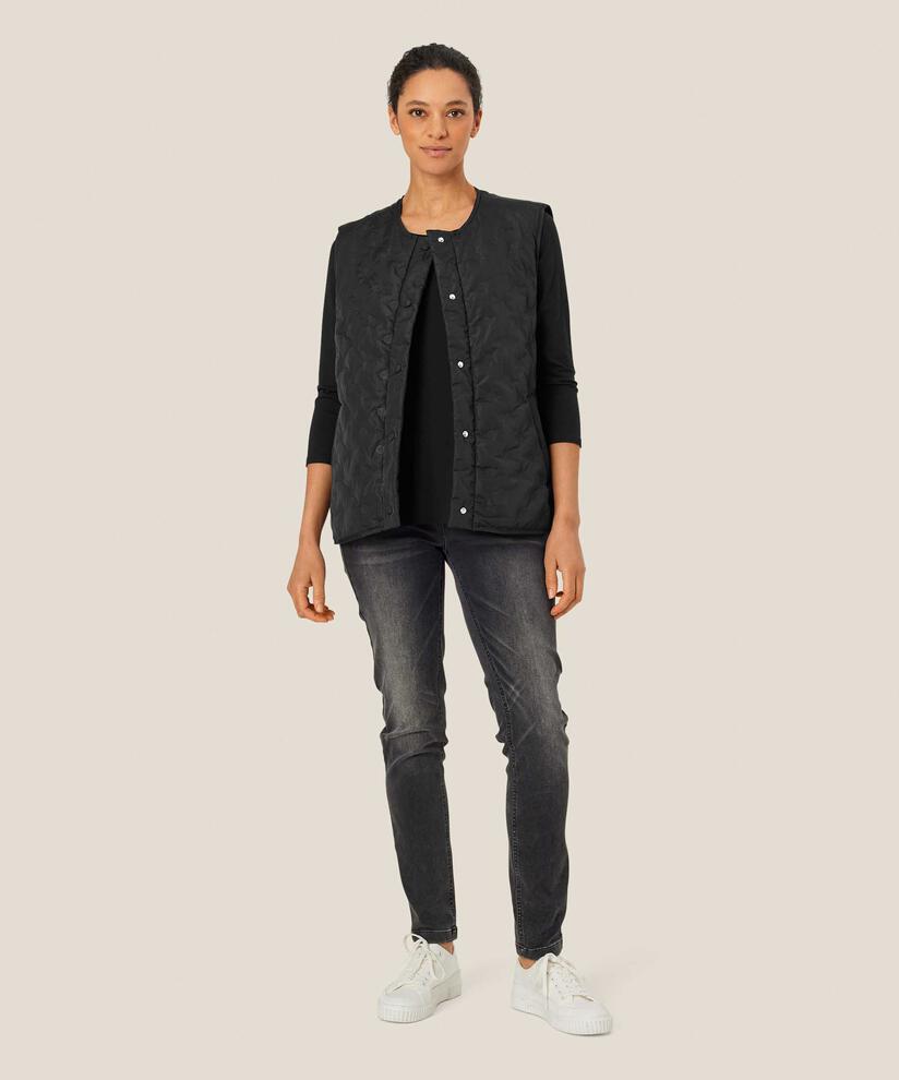 Tutta Väst, Black