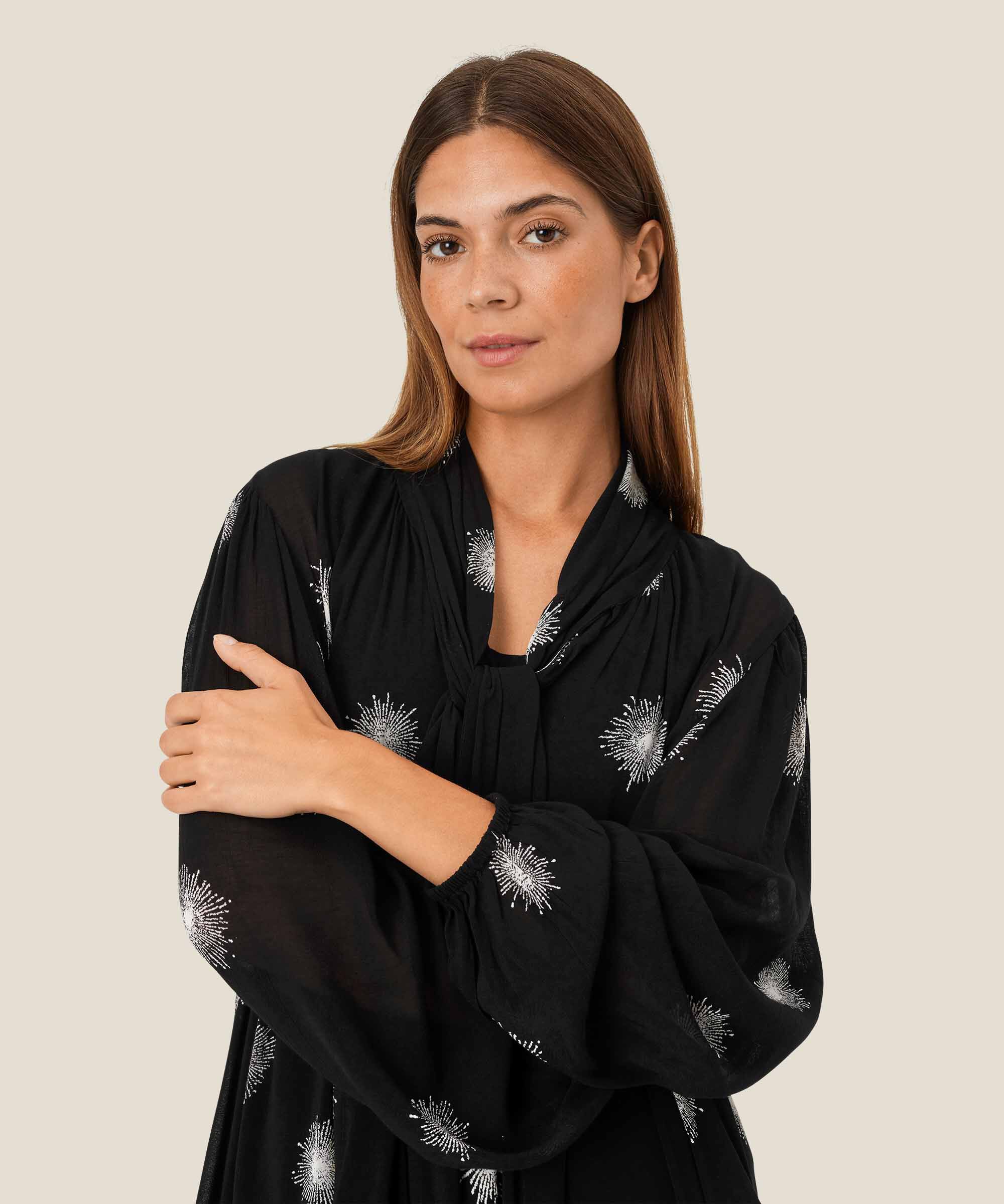 Ganika Tunika, Black