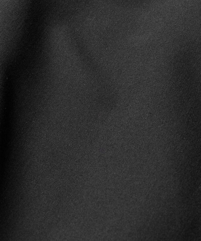 Julea Väst, Black