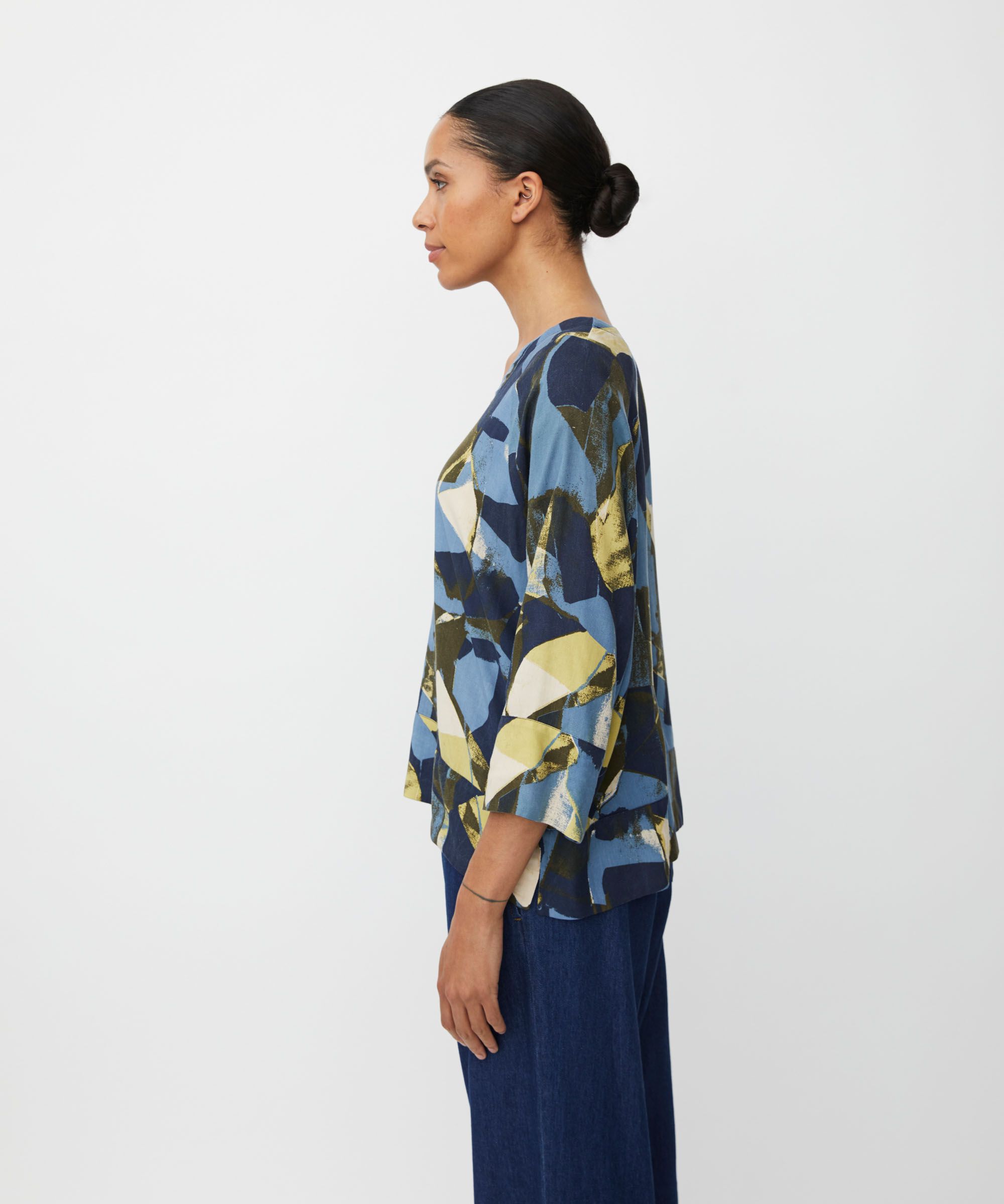Benika Blus, Proven Blue