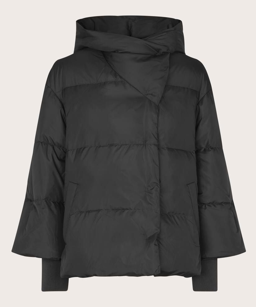 Tae Dunjacka, Black