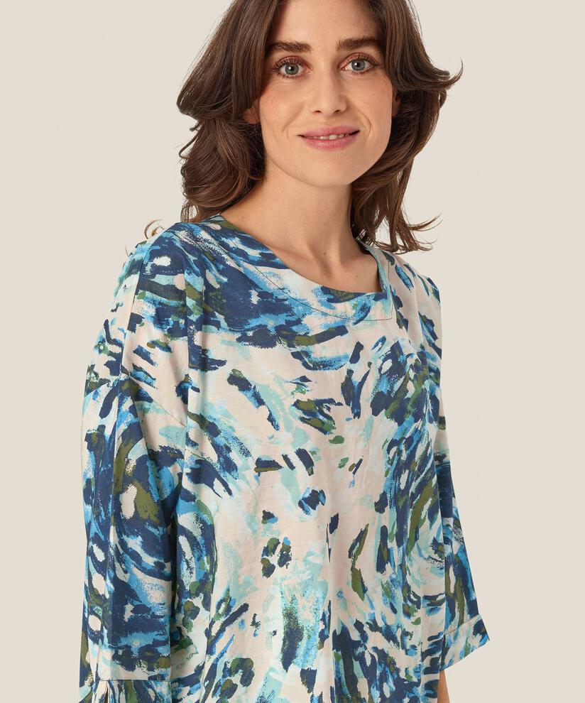 Becca Blus, Cendre Blue