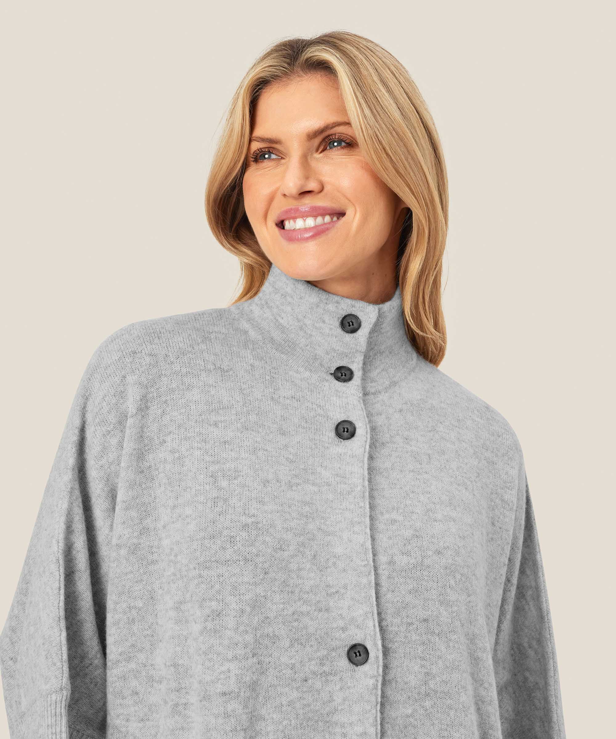 Laritsa Kofta, L. Grey mel.