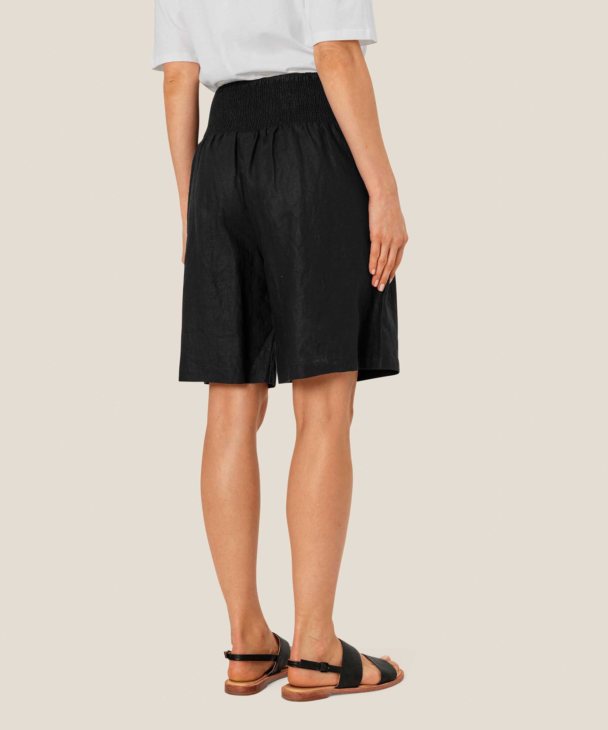 Pinja Shorts, Black