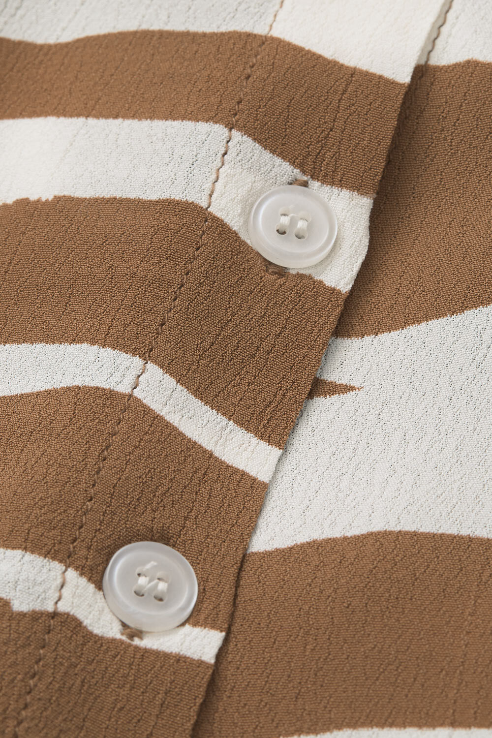 Ioya SKJORTA, Chipmunk