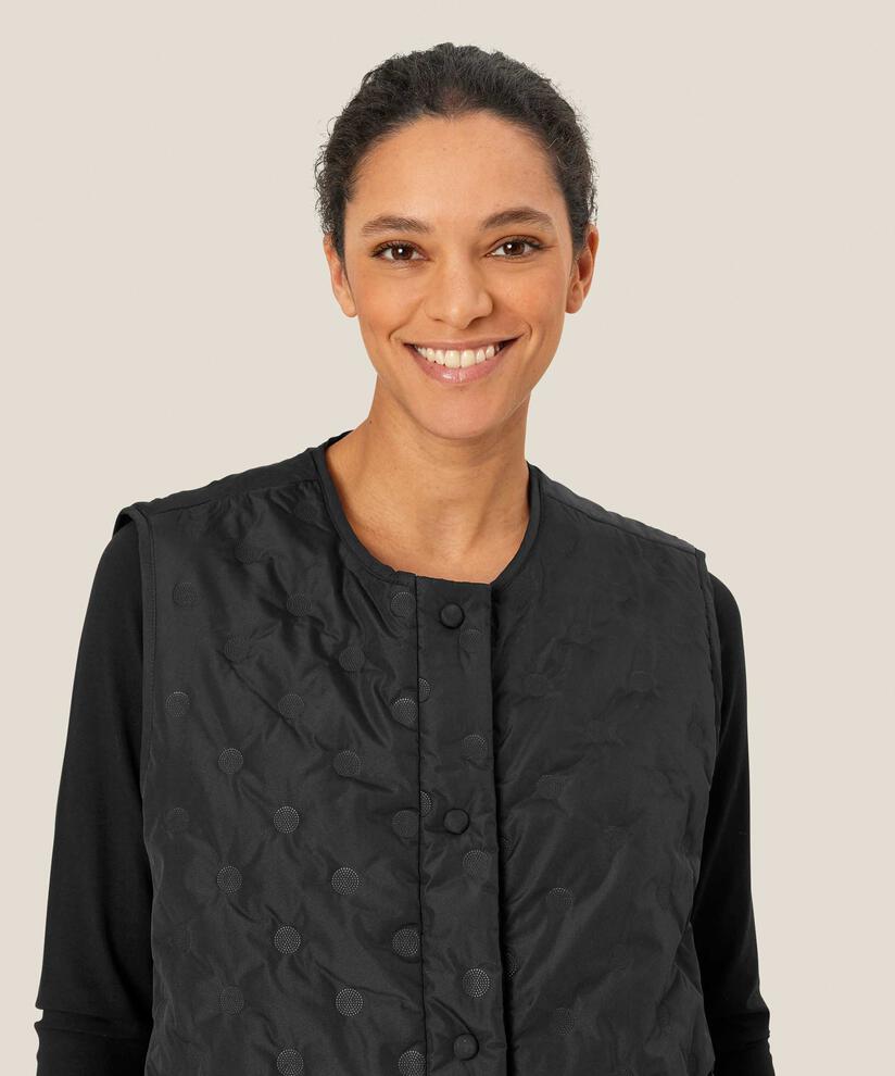 Tutta Väst, Black