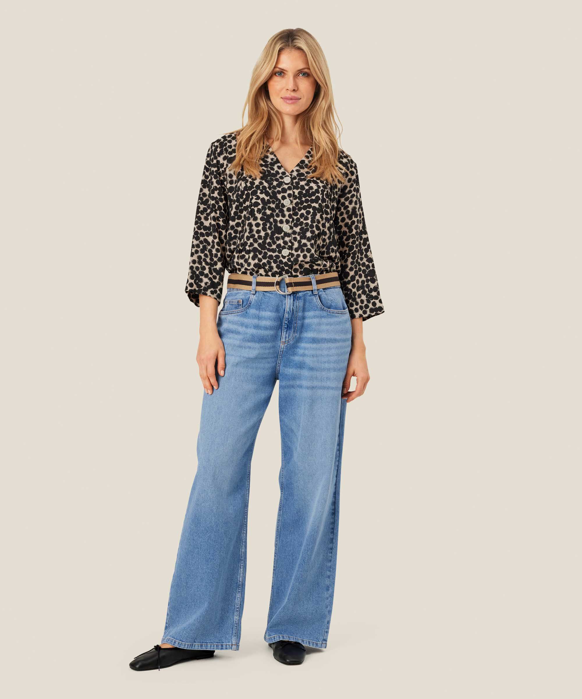 Rebia Bälte, Safari