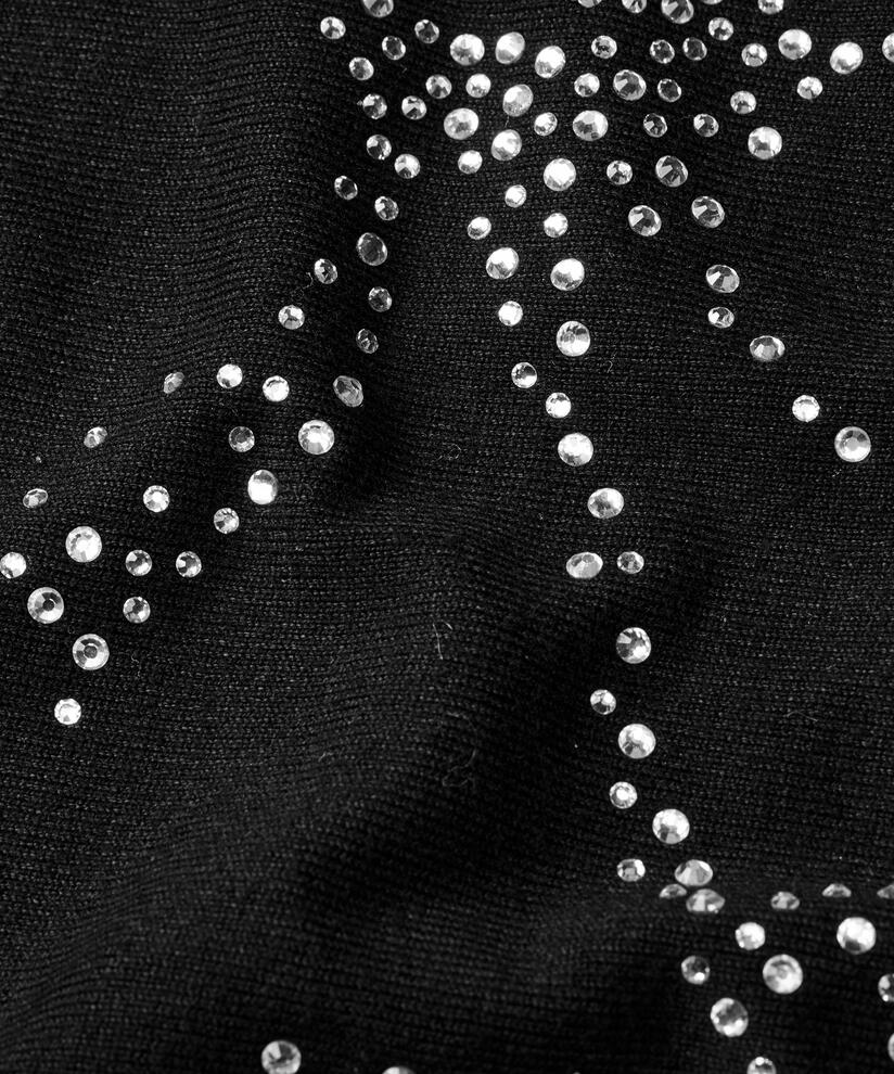 Fanasi Topp, Black