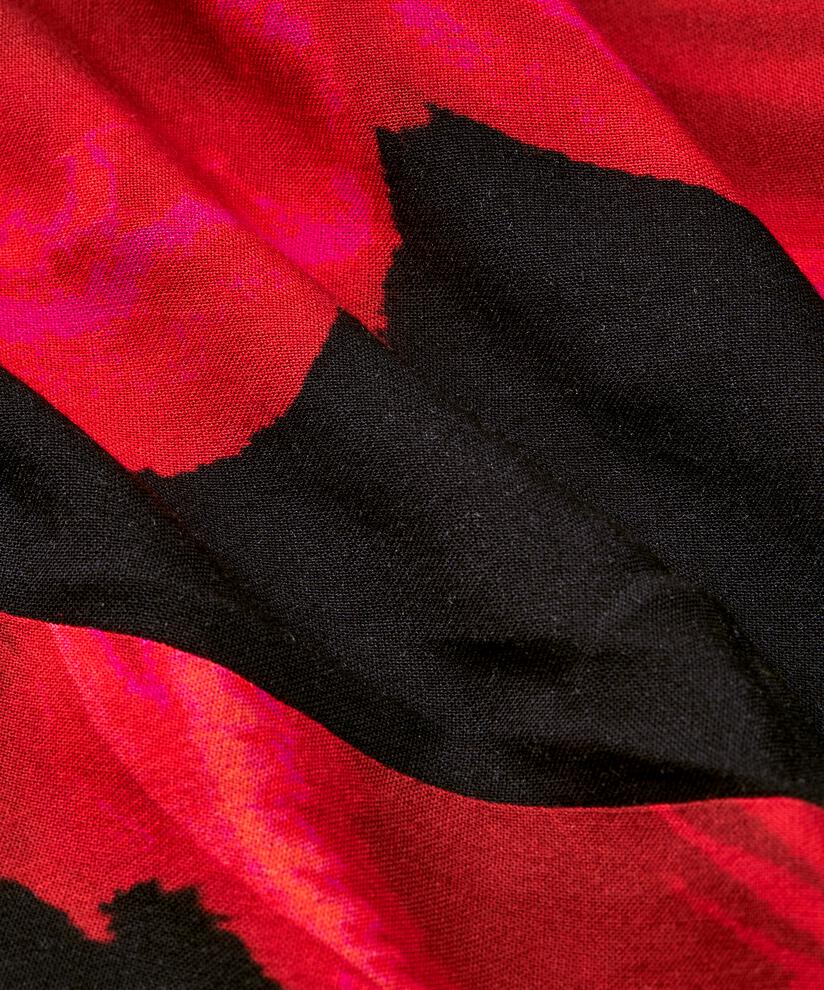 Geam Skjorta, Haute Red