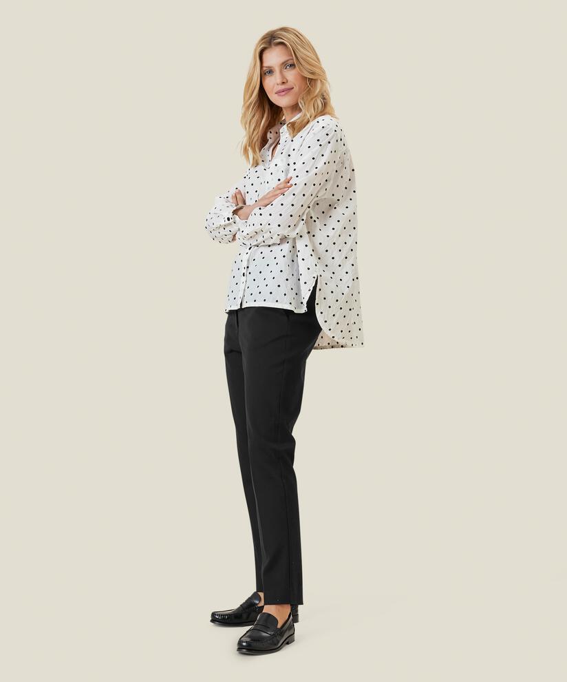 Isela Skjorta, Black