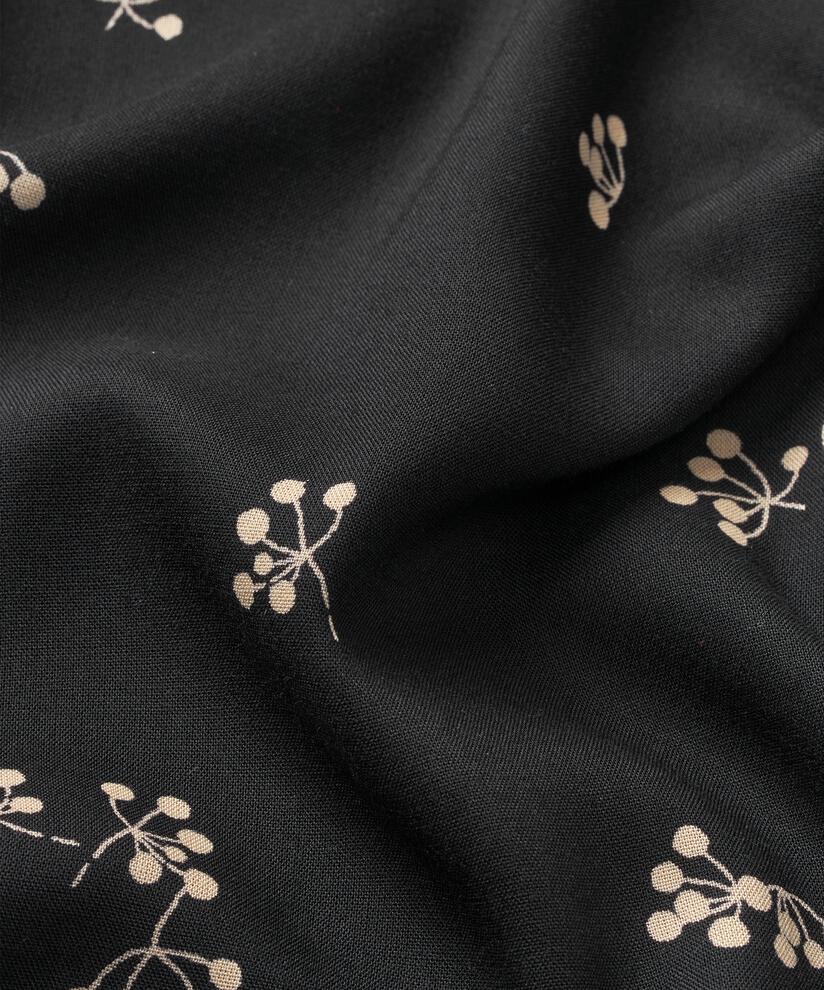 Becca Blus, Black