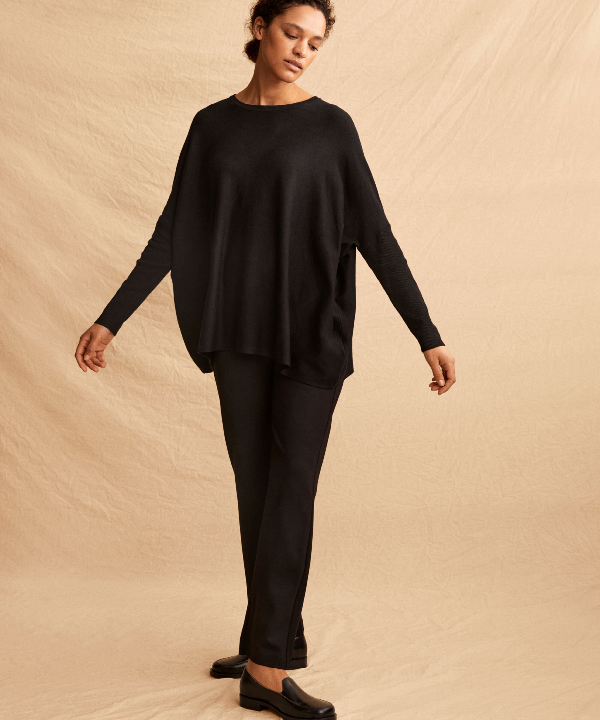 Fanasi Topp, Black