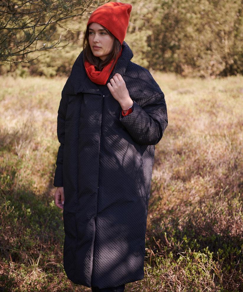Tabine Dunkappa, Black