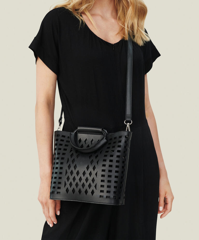 REVA TASKE, Black