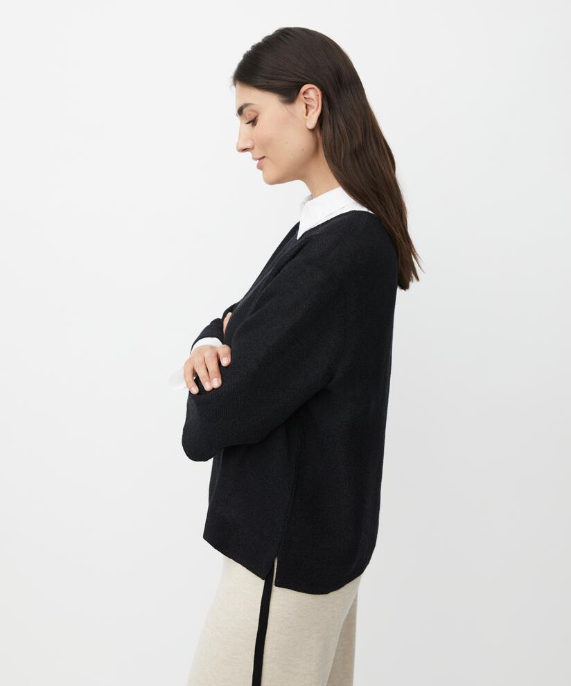 Darmi Blus, Black