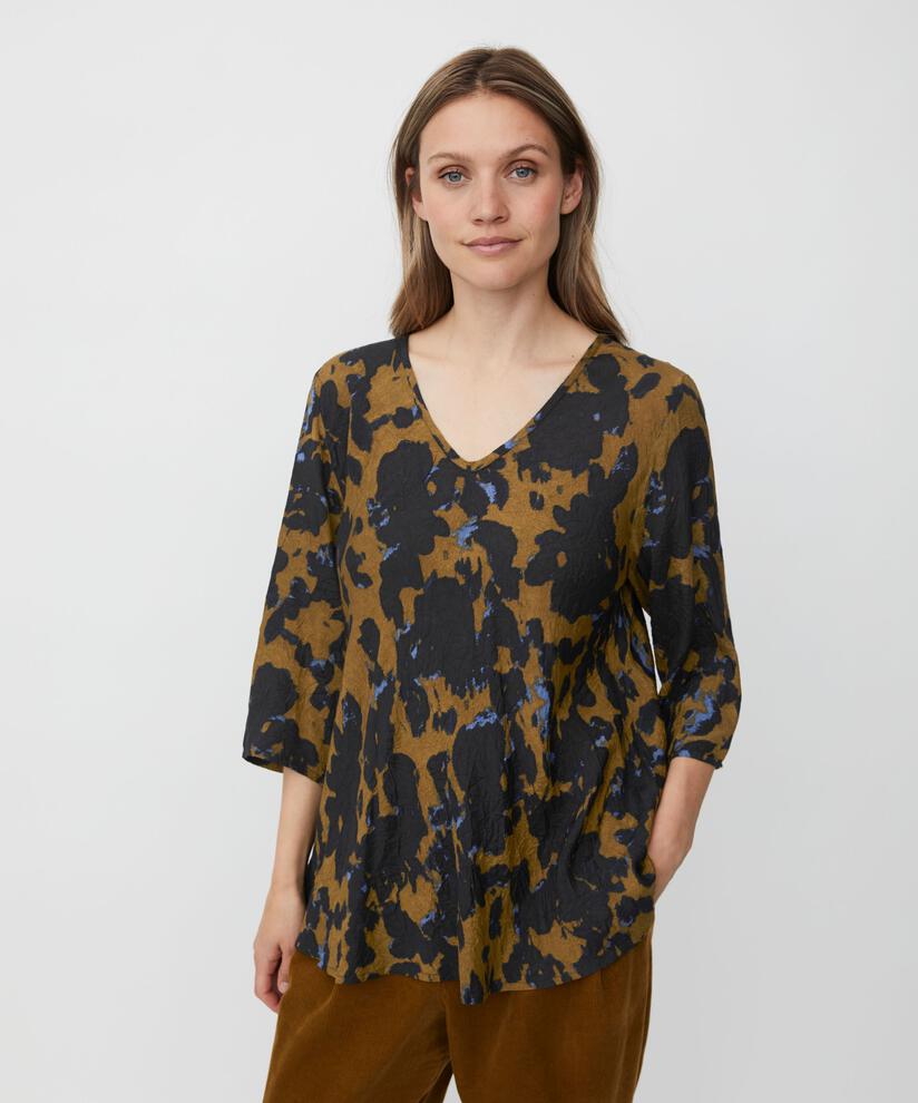 Katacia Blus, Breen
