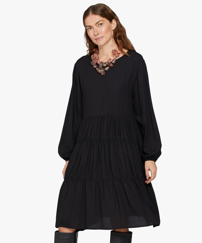 NORINA KLÄNNING, Black