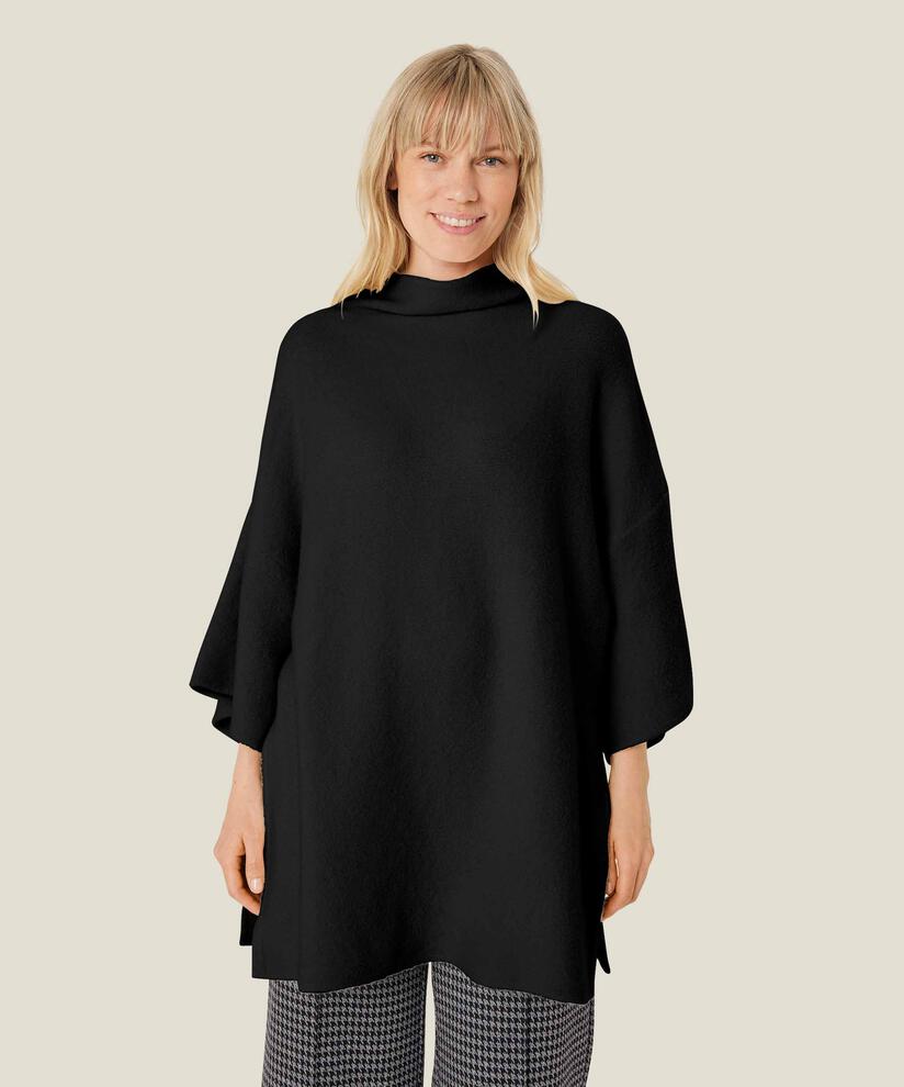 Faviola Topp, Black