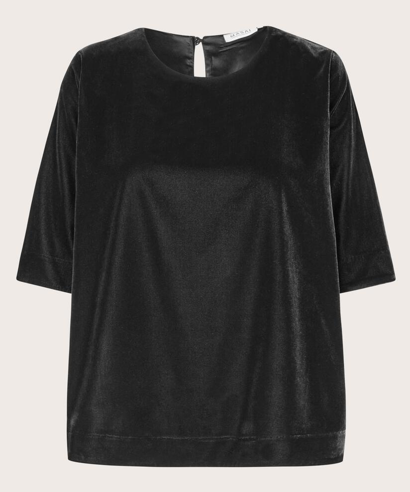 Daila Blus, Black