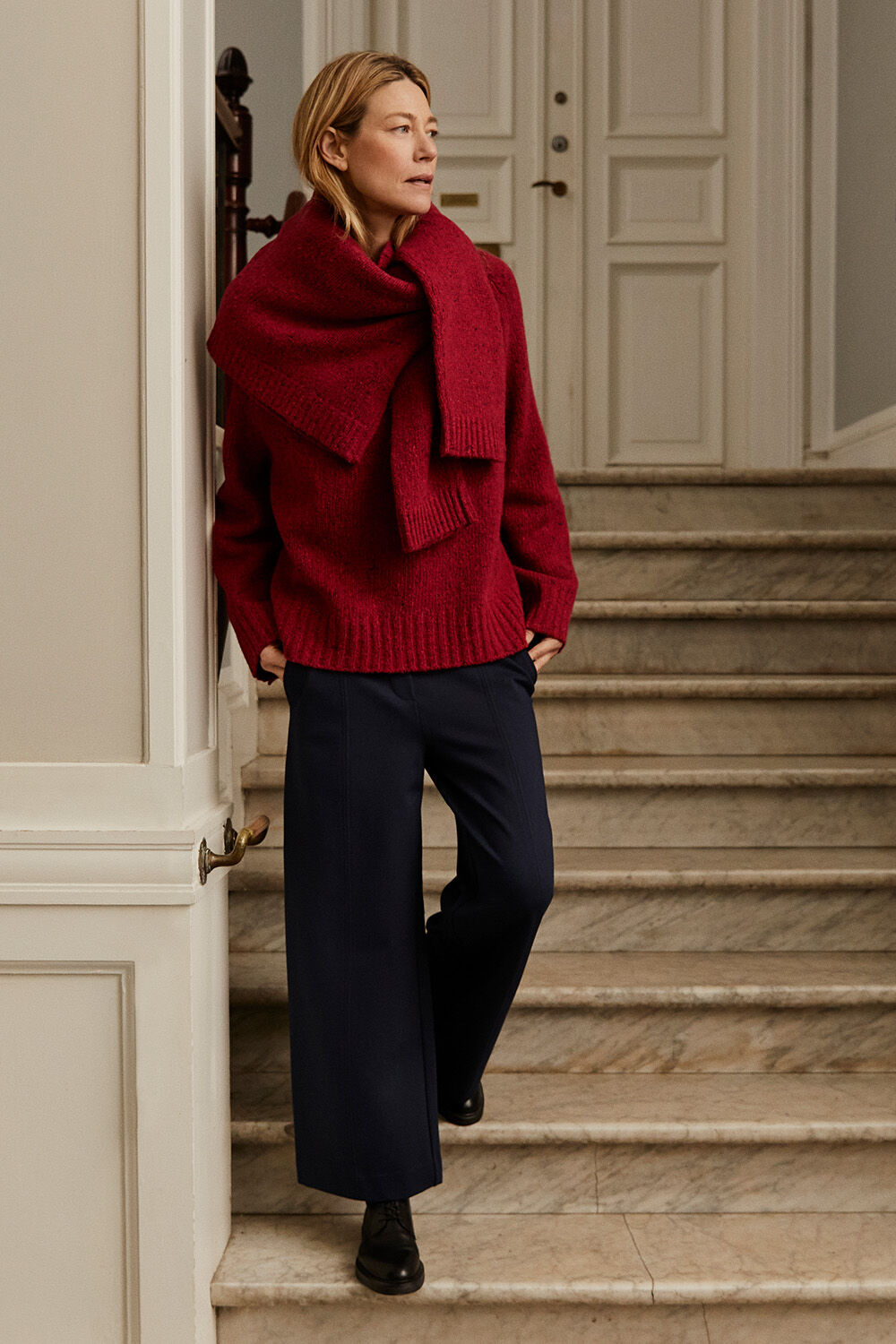 Fenoria topp - Red Dahlia, Paxora JERSEY Byxor - Navy Blazer