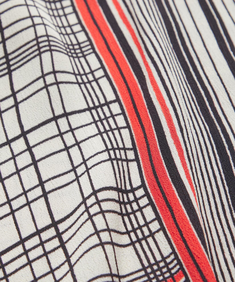 DEGANA TOPP, Valient Poppy