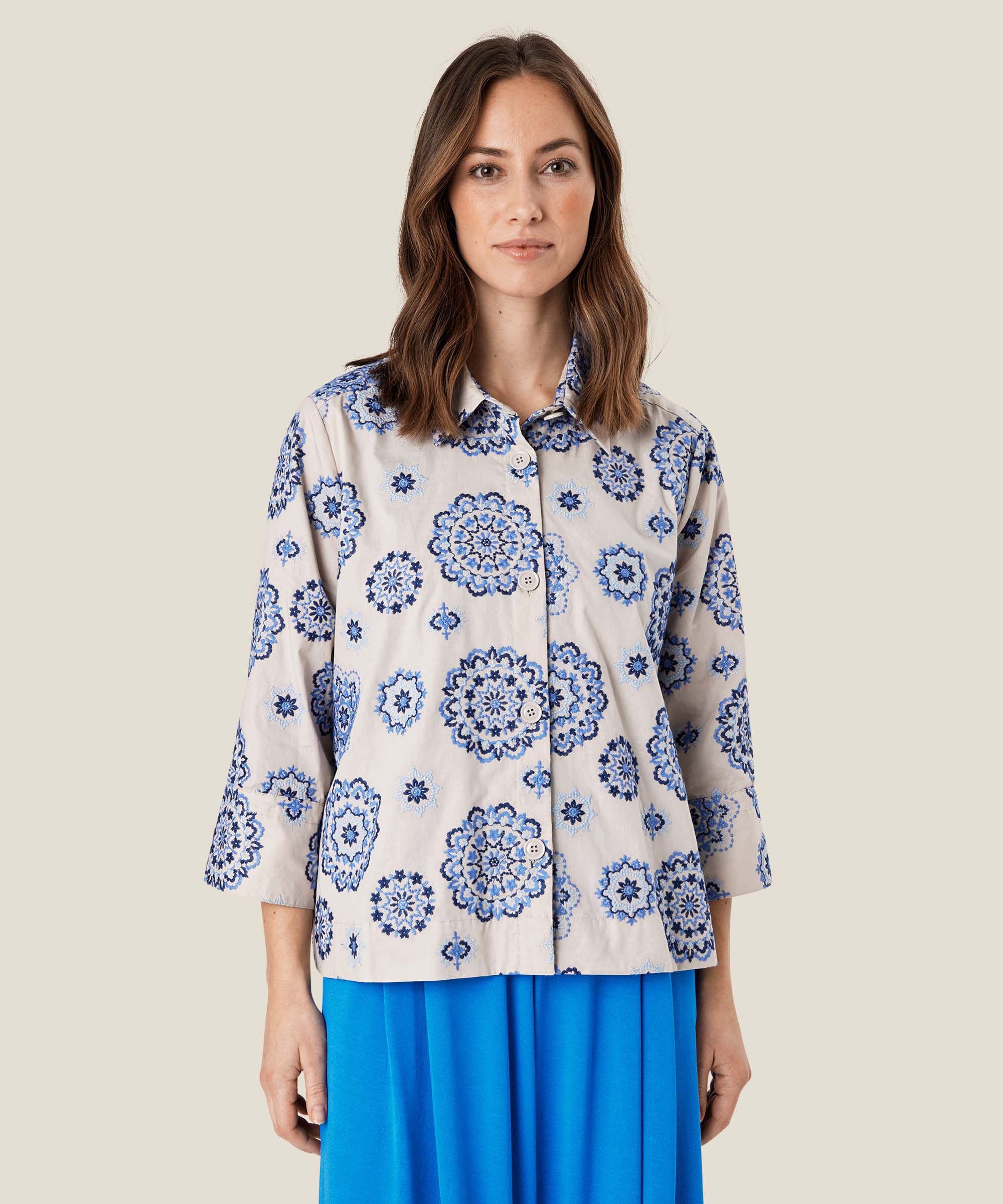 Idakaia Skjorta, Nebulas Blue