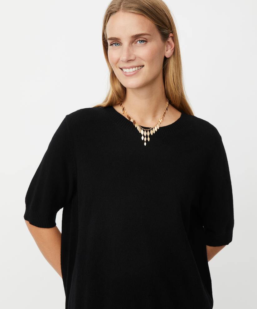 Fallan Topp, Black