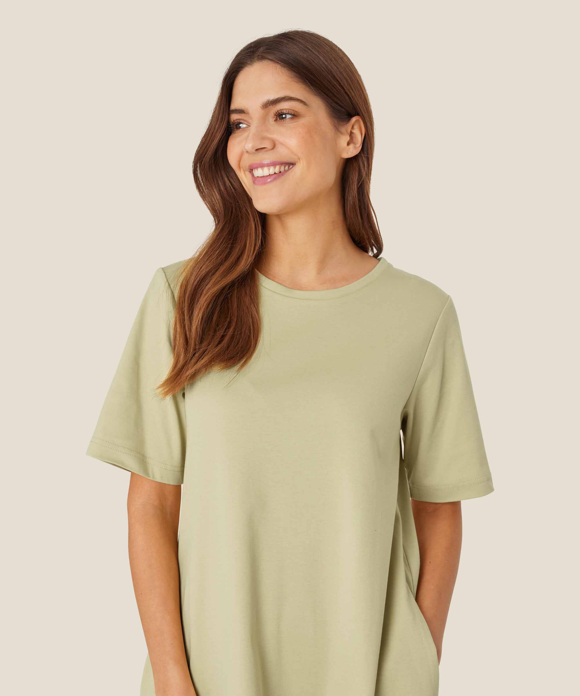Nacala JERSEY Klänning, Bog