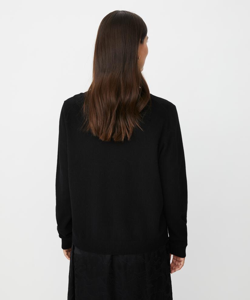 Leanna Kofta, Black