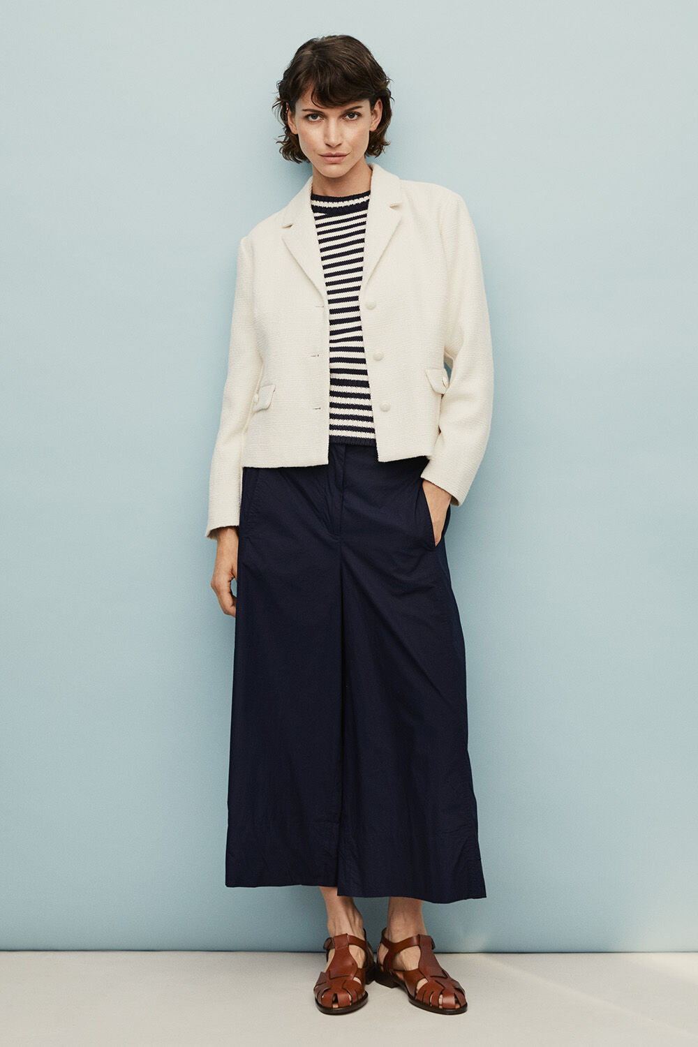 Jaxanja Blazer - Whitecap, Faeleen Topp - Navy Blazer, Portia Byxor - Navy Blazer
