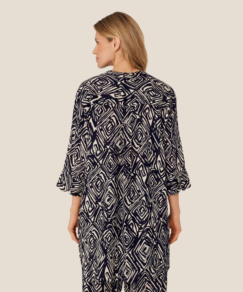 Geam Skjorta, Black